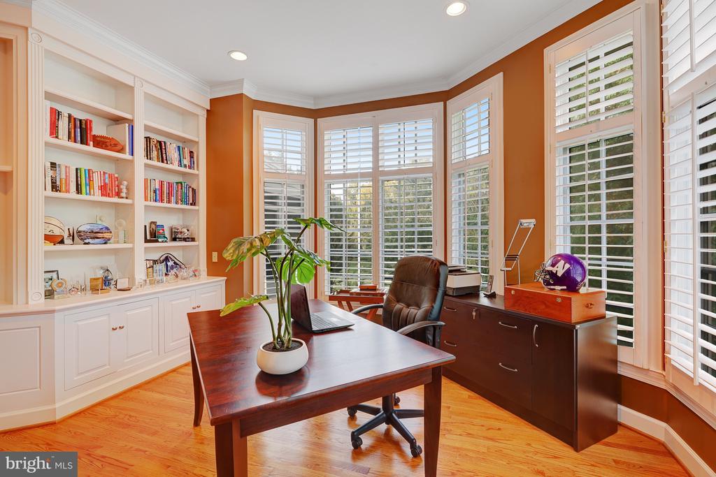 731 STRAWFIELD LANE