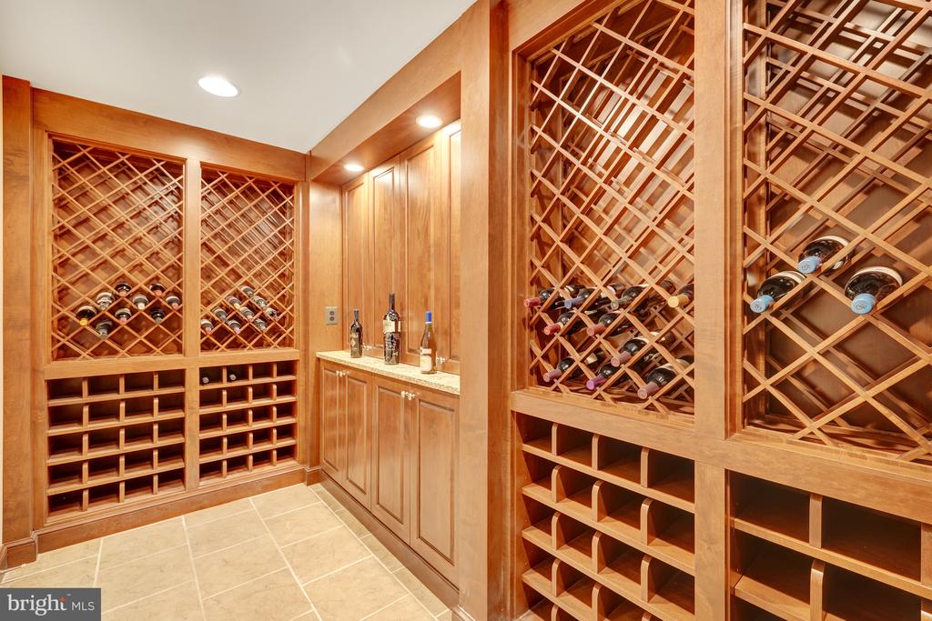731 STRAWFIELD LANE
