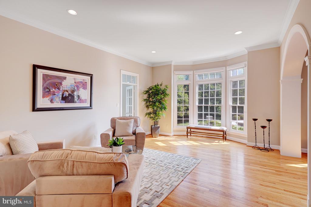 731 STRAWFIELD LANE