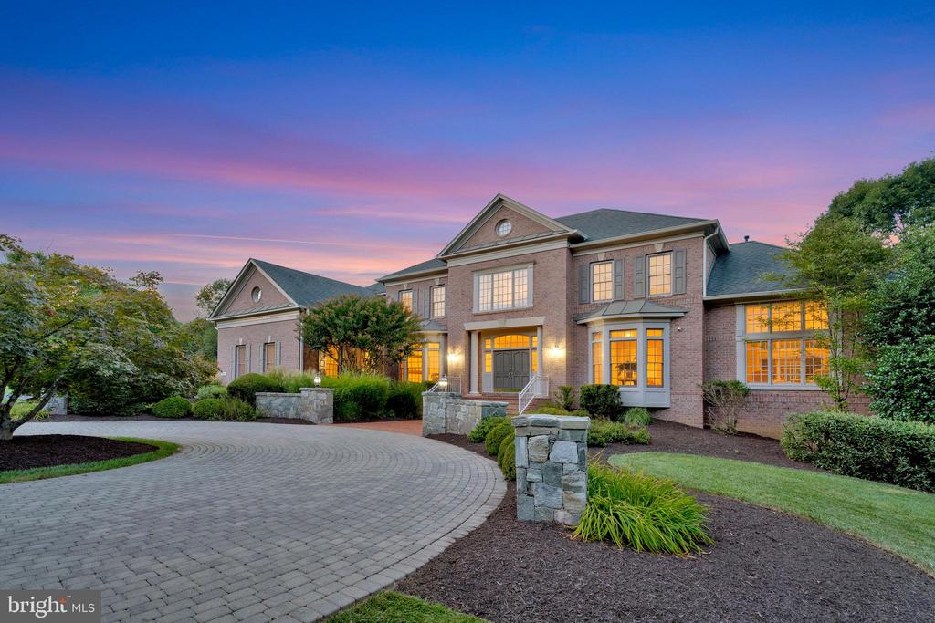 731 STRAWFIELD LANE