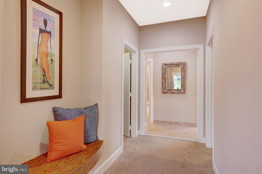 731 STRAWFIELD LANE