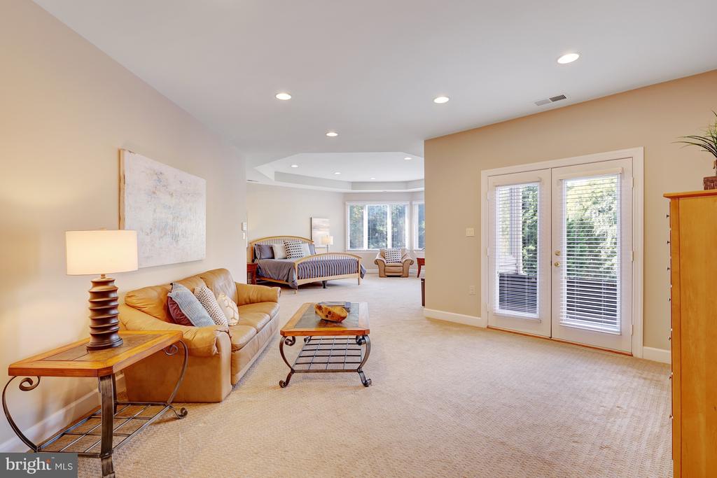 731 STRAWFIELD LANE