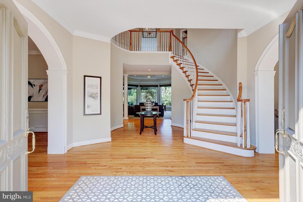 731 STRAWFIELD LANE