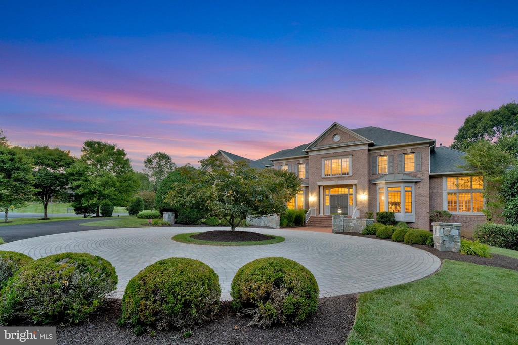 731 STRAWFIELD LANE