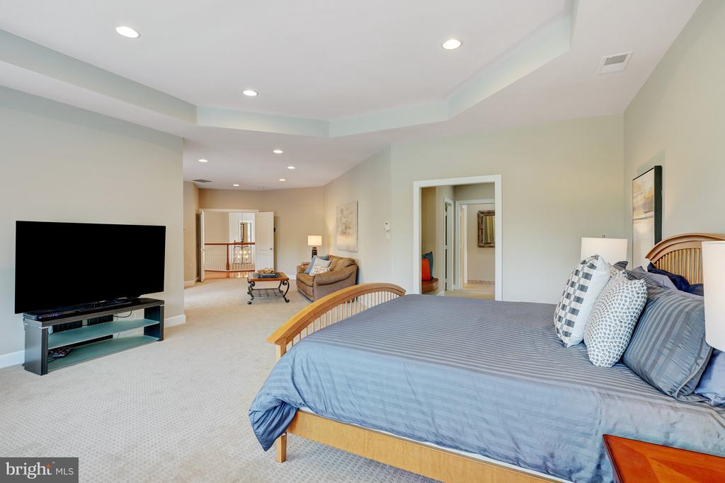731 STRAWFIELD LANE