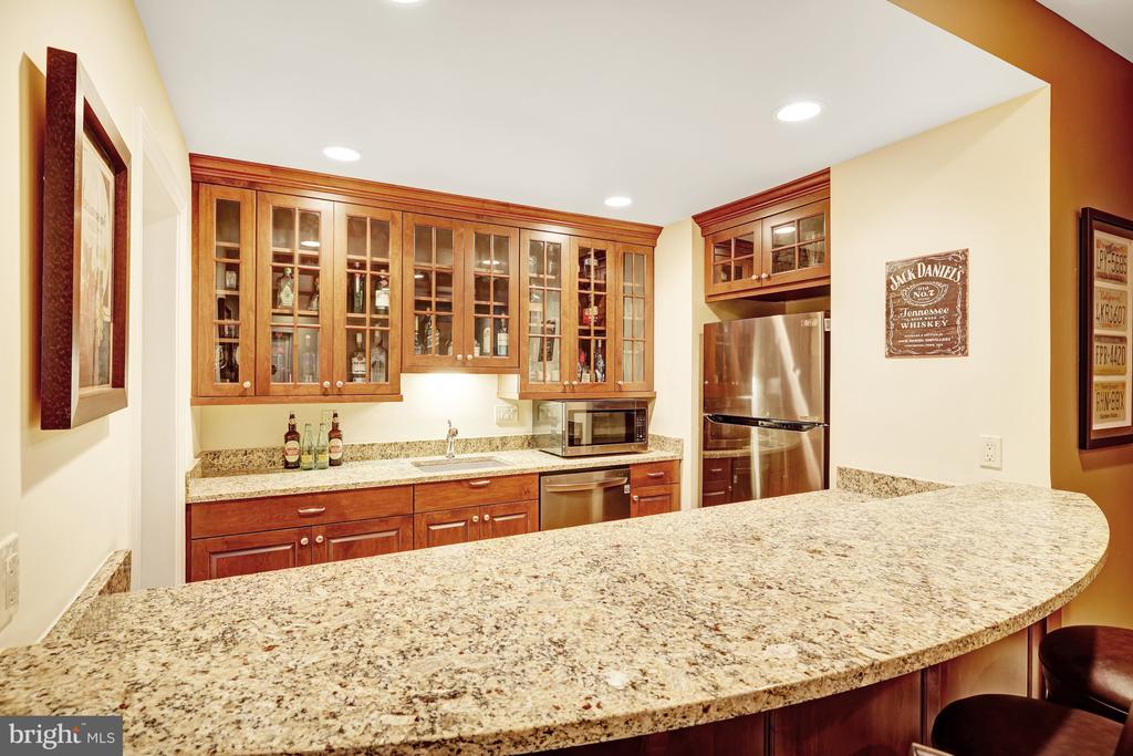 731 STRAWFIELD LANE