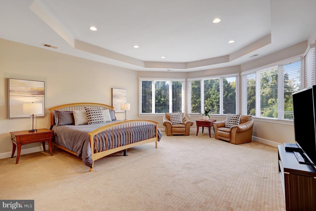 731 STRAWFIELD LANE
