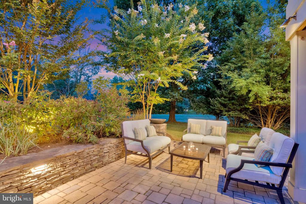 731 STRAWFIELD LANE