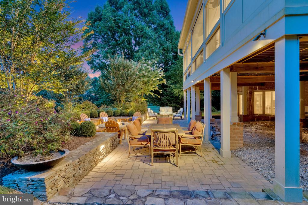 731 STRAWFIELD LANE