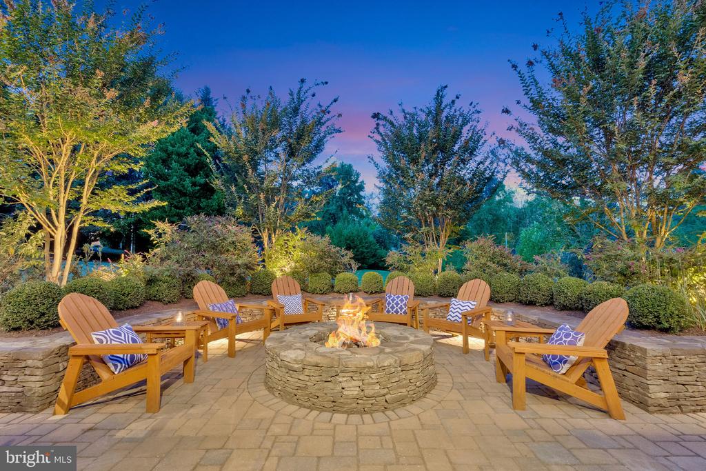 731 STRAWFIELD LANE