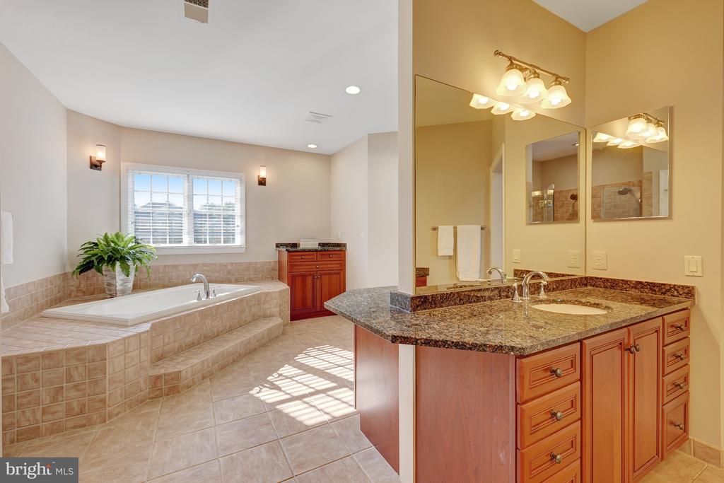 731 STRAWFIELD LANE