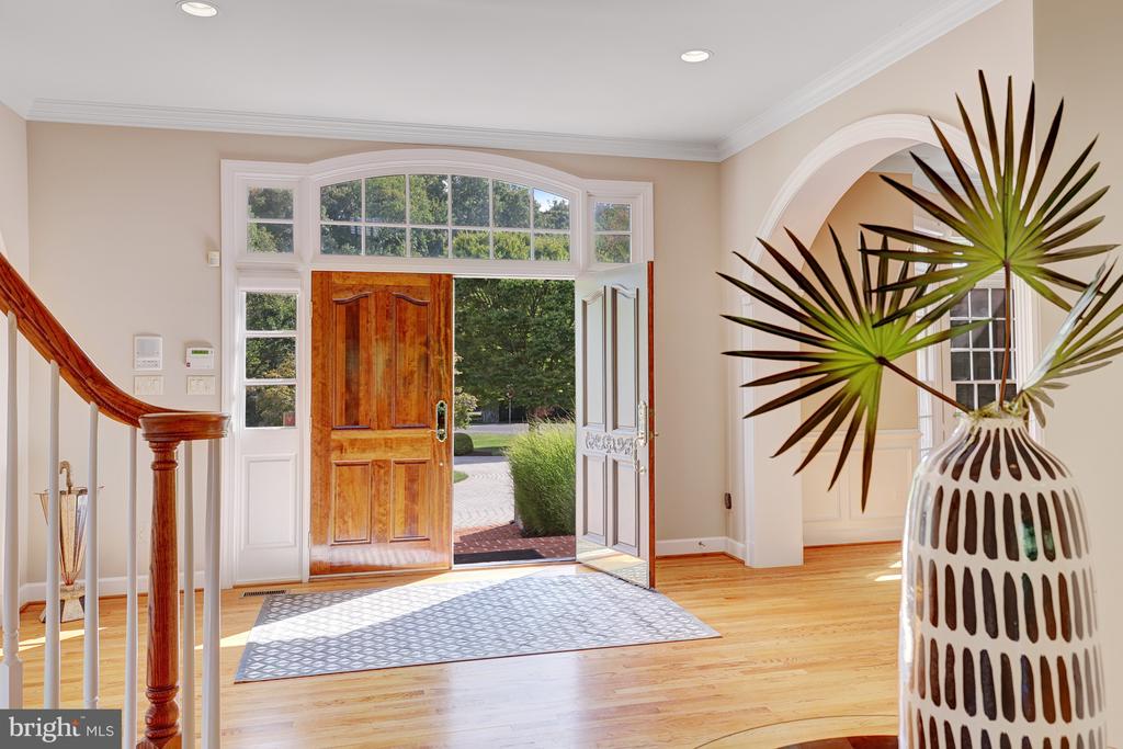 731 STRAWFIELD LANE