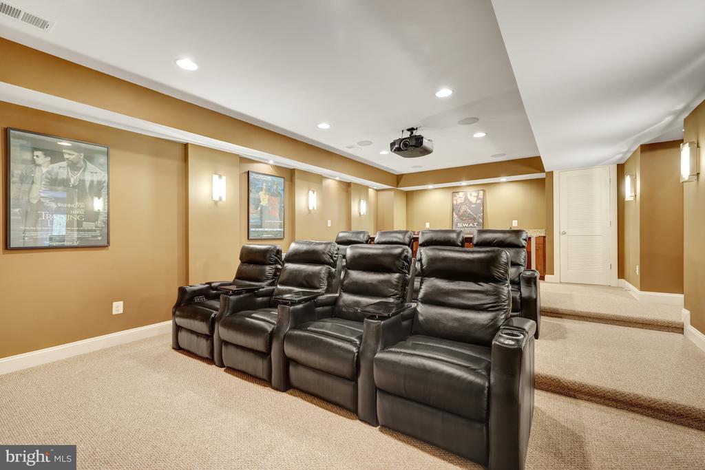 731 STRAWFIELD LANE