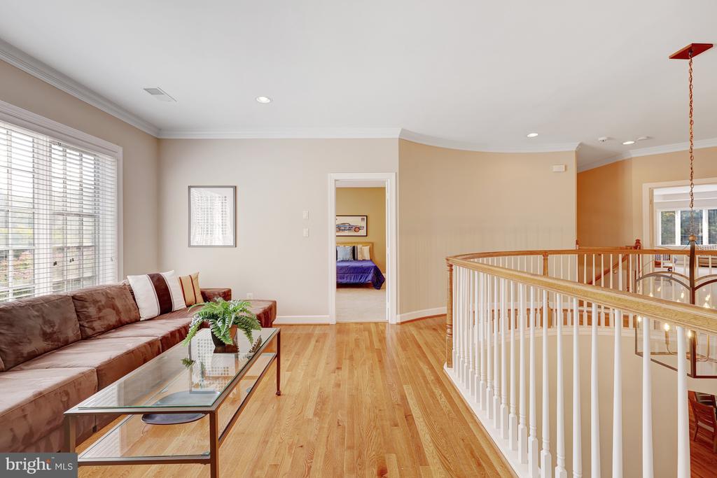 731 STRAWFIELD LANE
