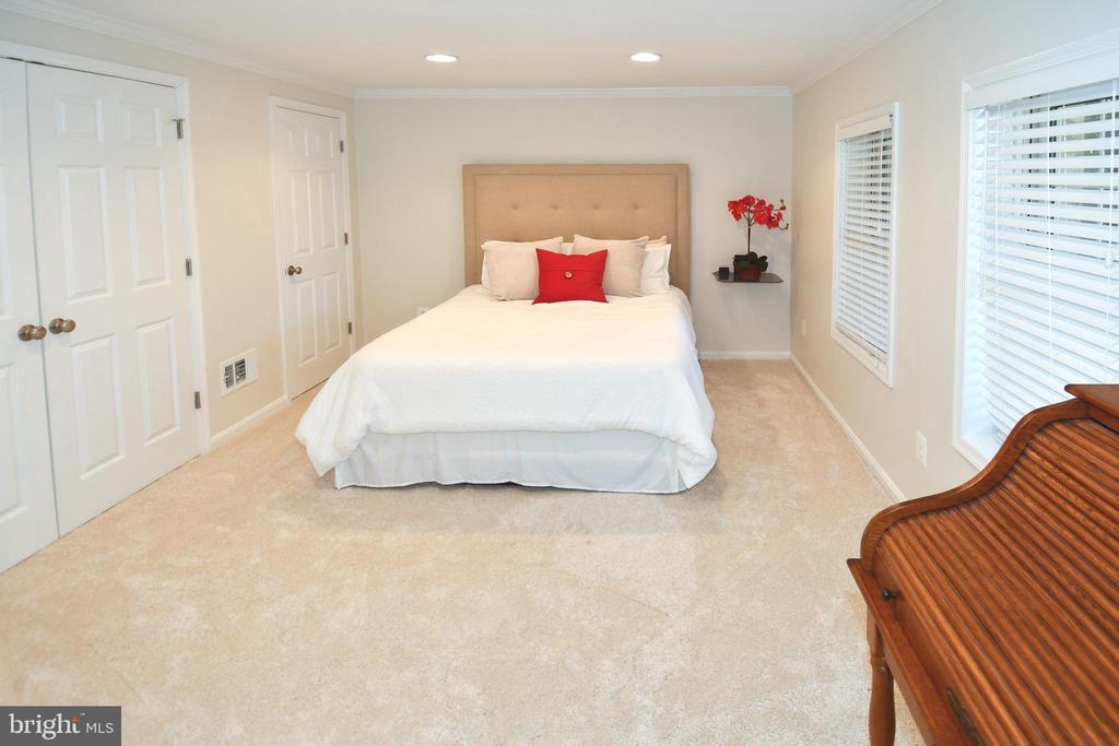 1309 CARPERS FARM WAY