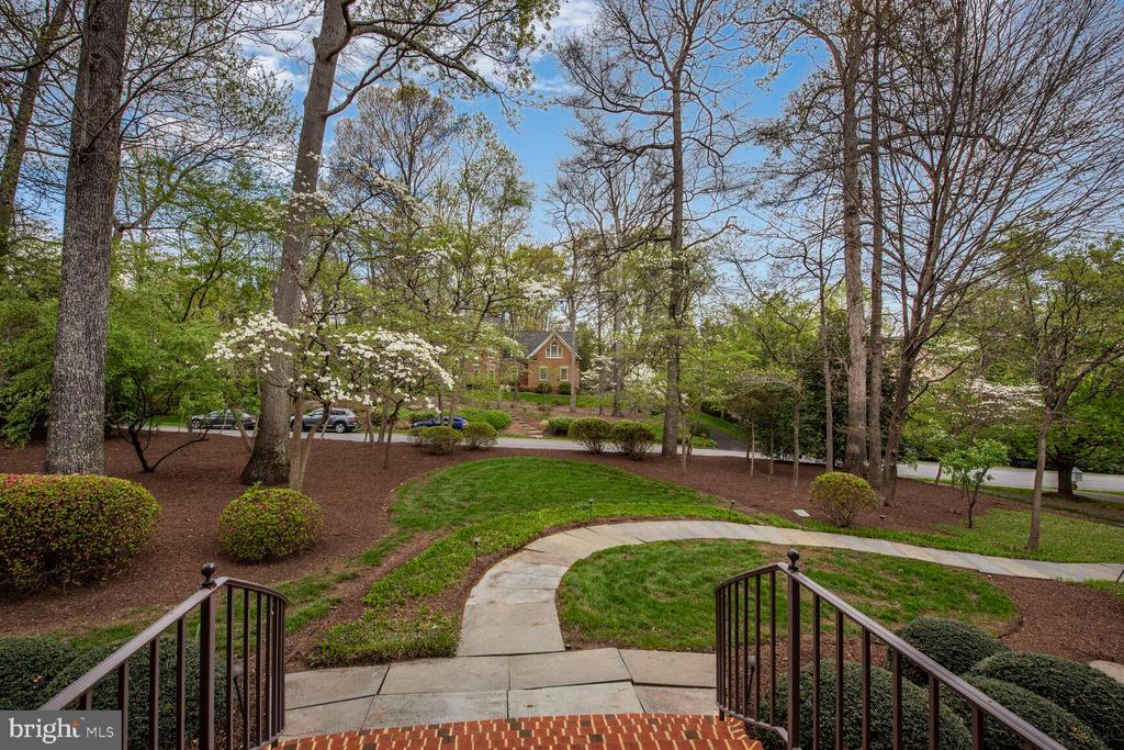 10131 NEDRA DRIVE