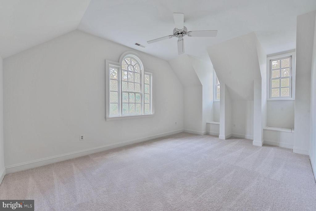 10131 NEDRA DRIVE