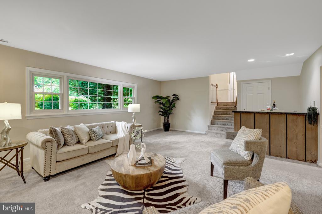 1013 WILHELM DRIVE