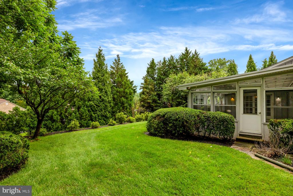 1013 WILHELM DRIVE