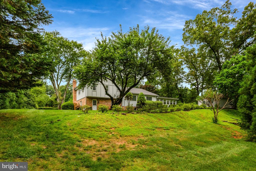 1013 WILHELM DRIVE