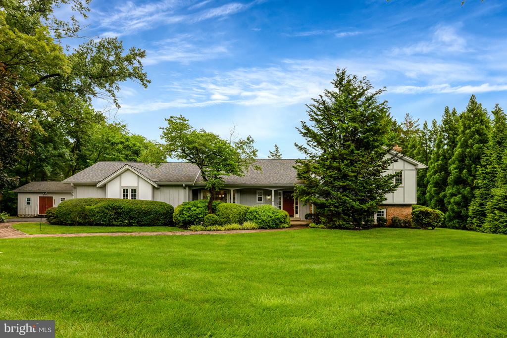 1013 WILHELM DRIVE