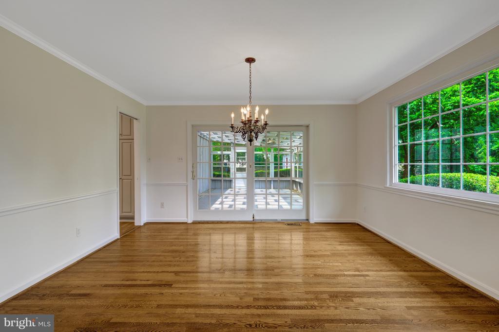 1013 WILHELM DRIVE