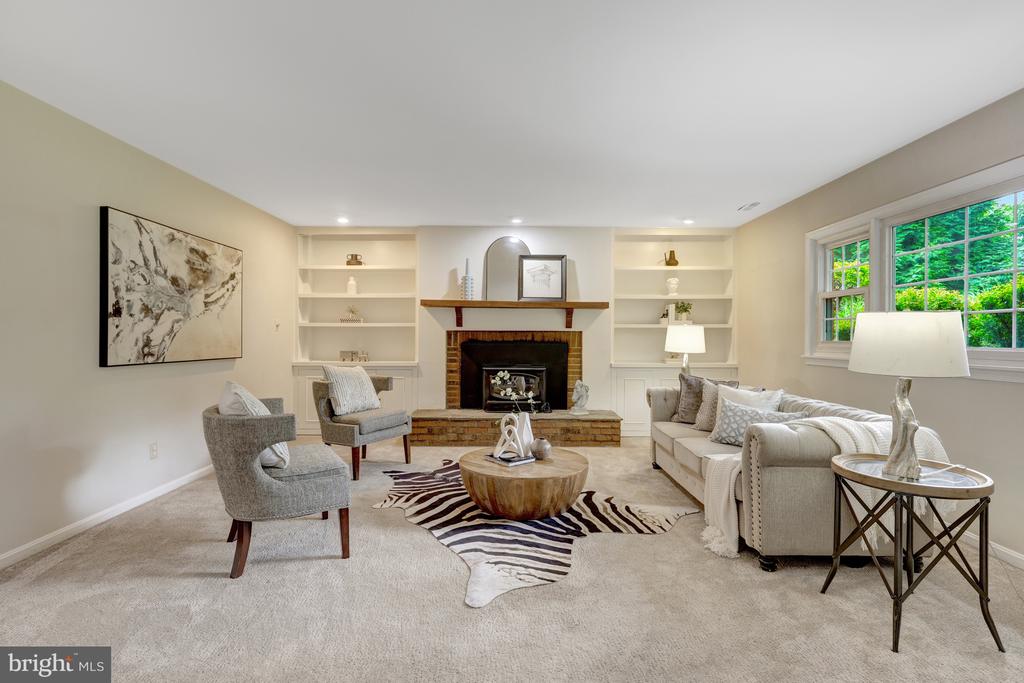 1013 WILHELM DRIVE
