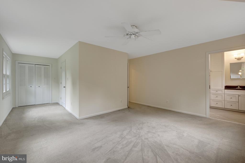 1013 WILHELM DRIVE