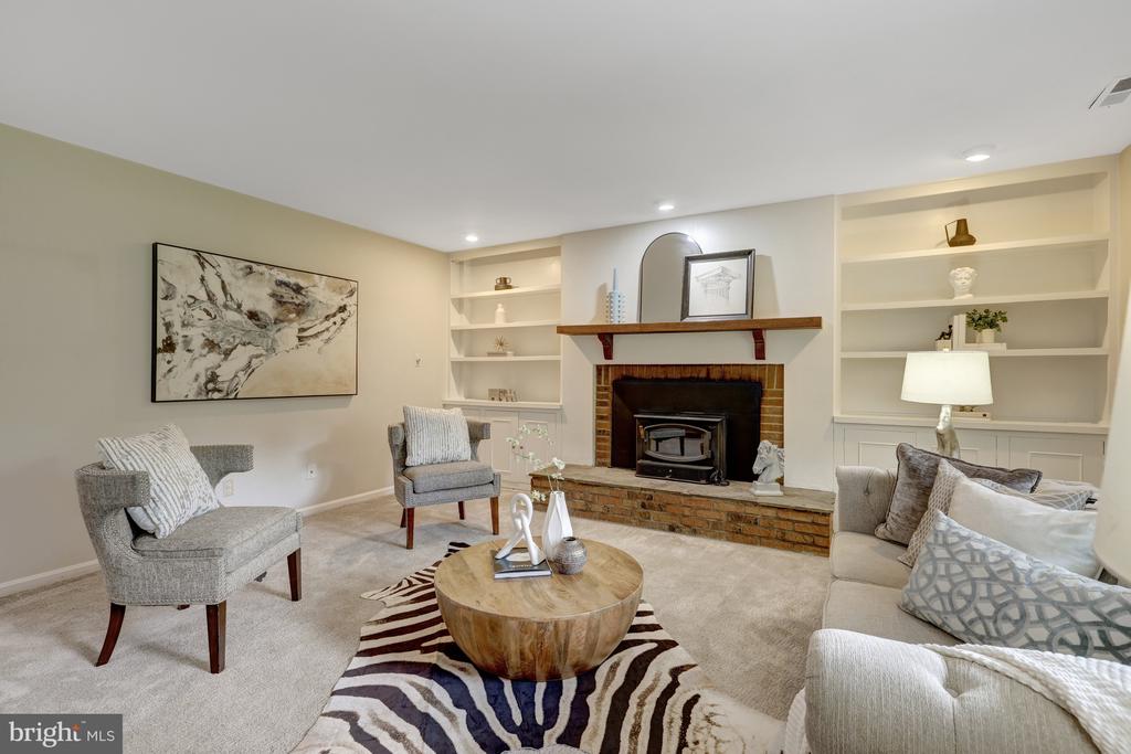 1013 WILHELM DRIVE