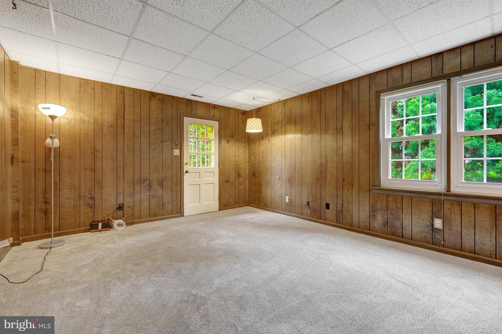 1013 WILHELM DRIVE