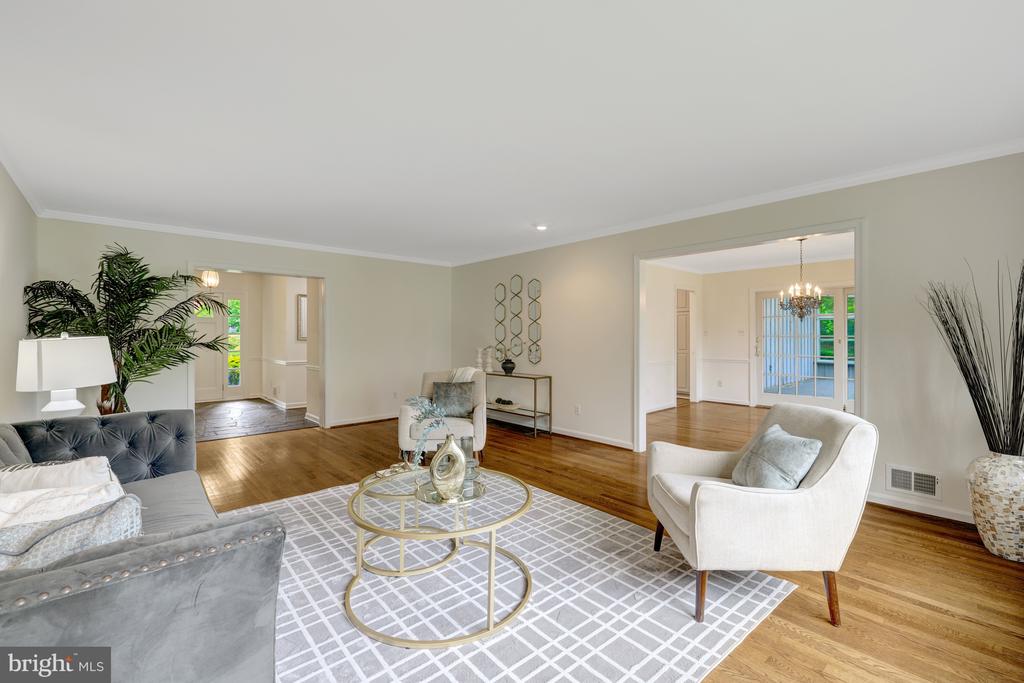 1013 WILHELM DRIVE