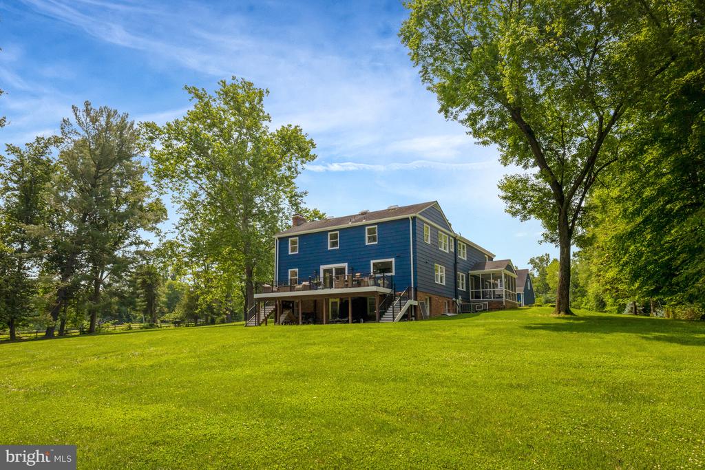 218 WALKER ROAD