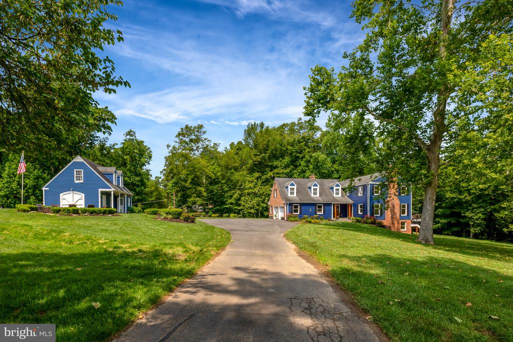 218 WALKER ROAD