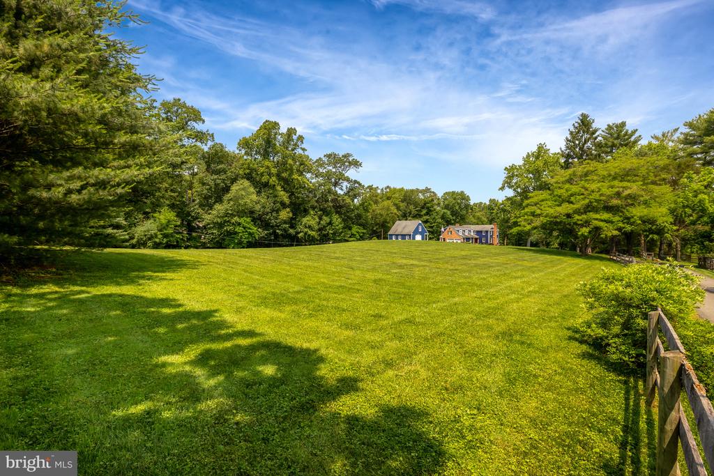218 WALKER ROAD