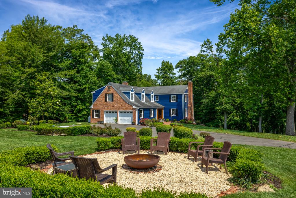 218 WALKER ROAD