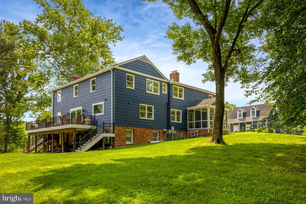 218 WALKER ROAD