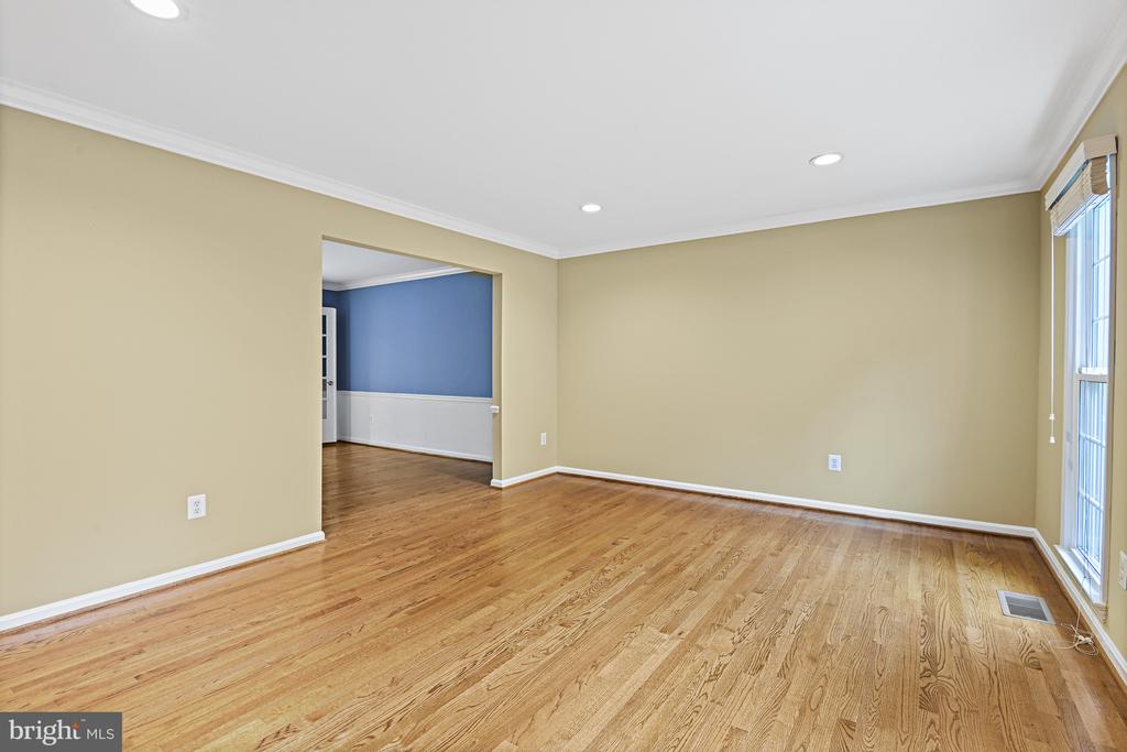 11904 PARADISE LANE