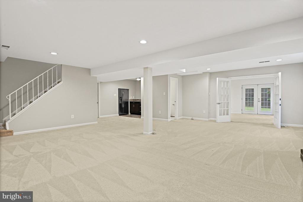 11904 PARADISE LANE