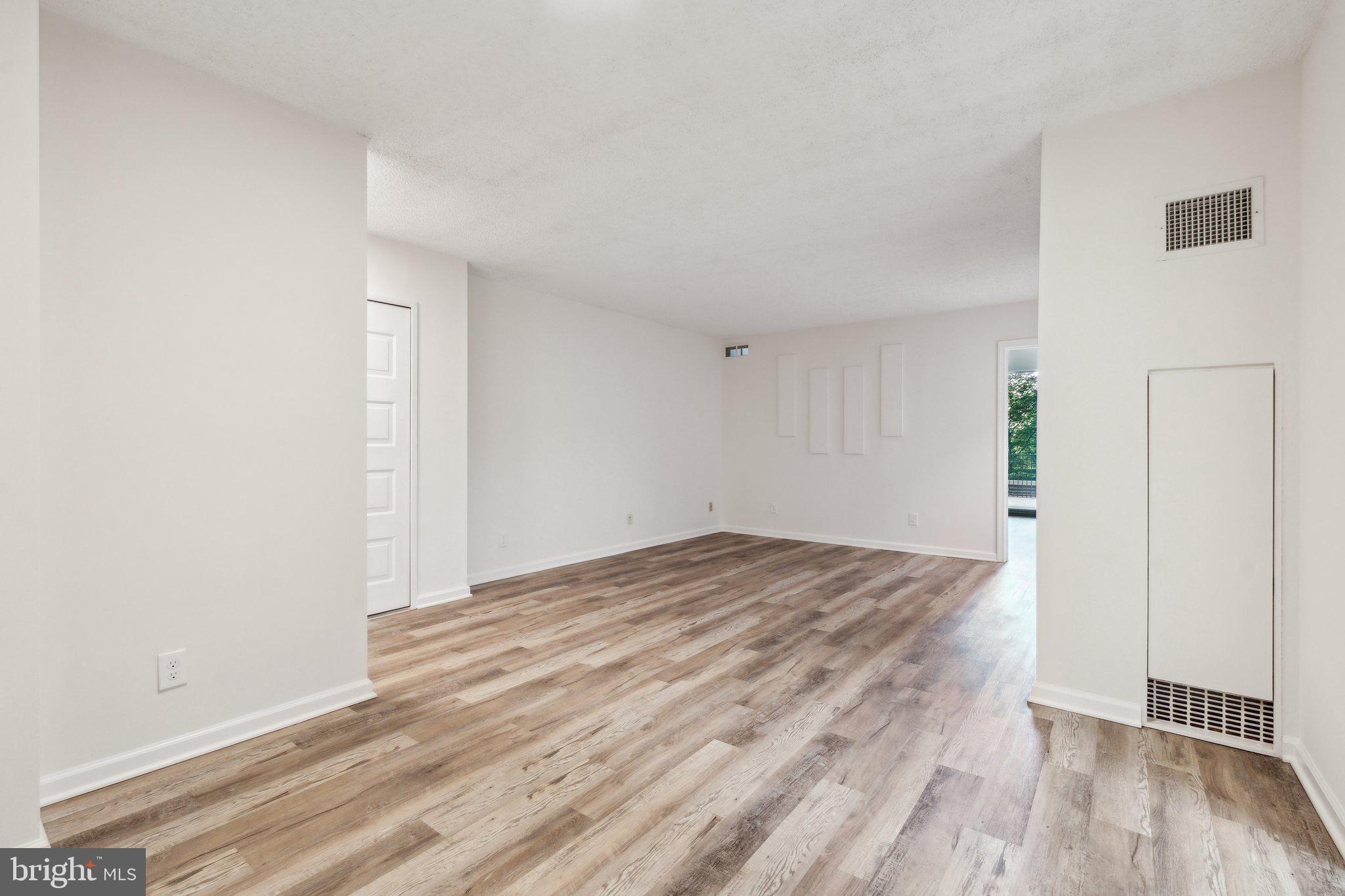 1800 OLD MEADOW ROAD 115