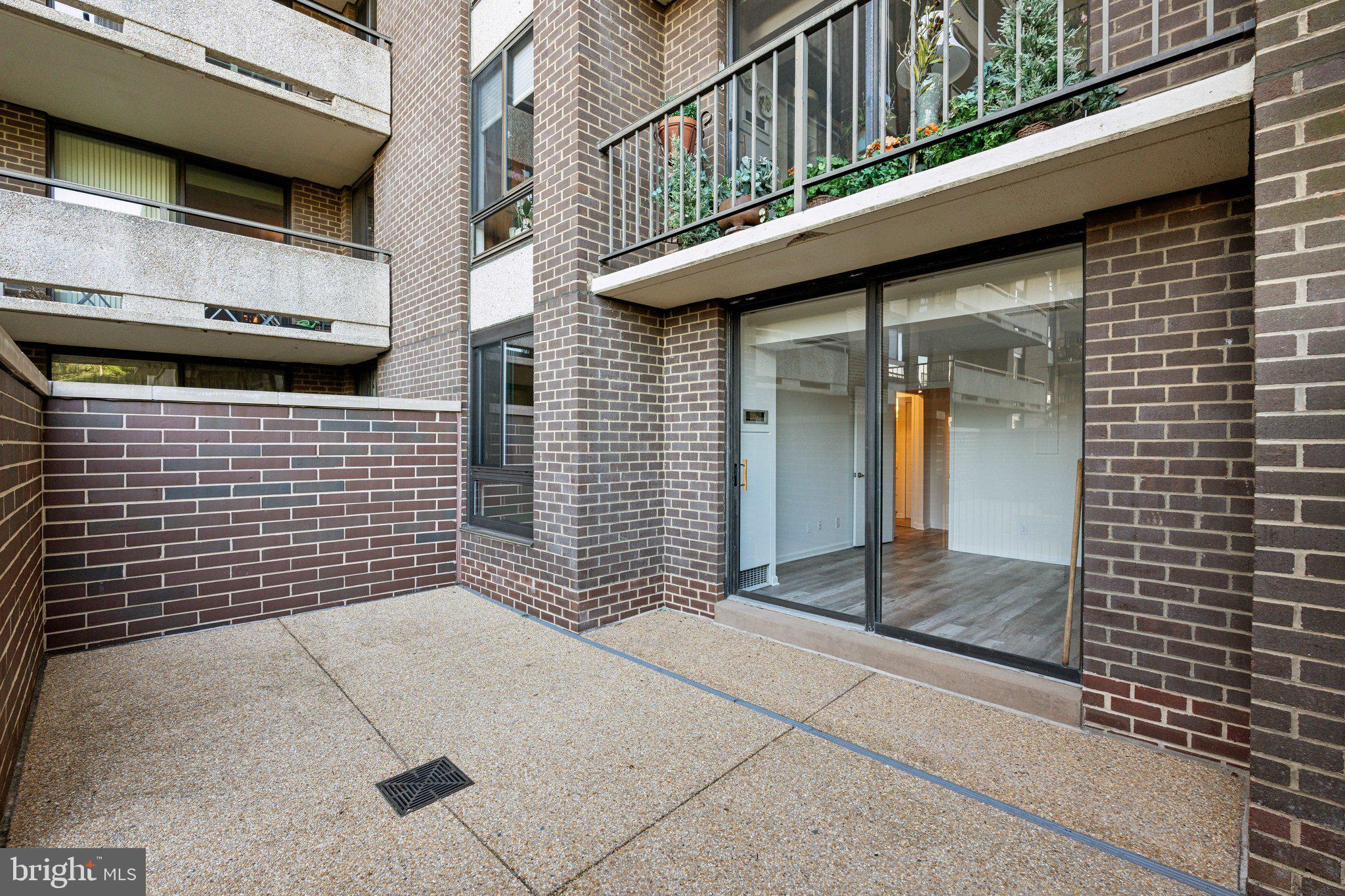 1800 OLD MEADOW ROAD 115