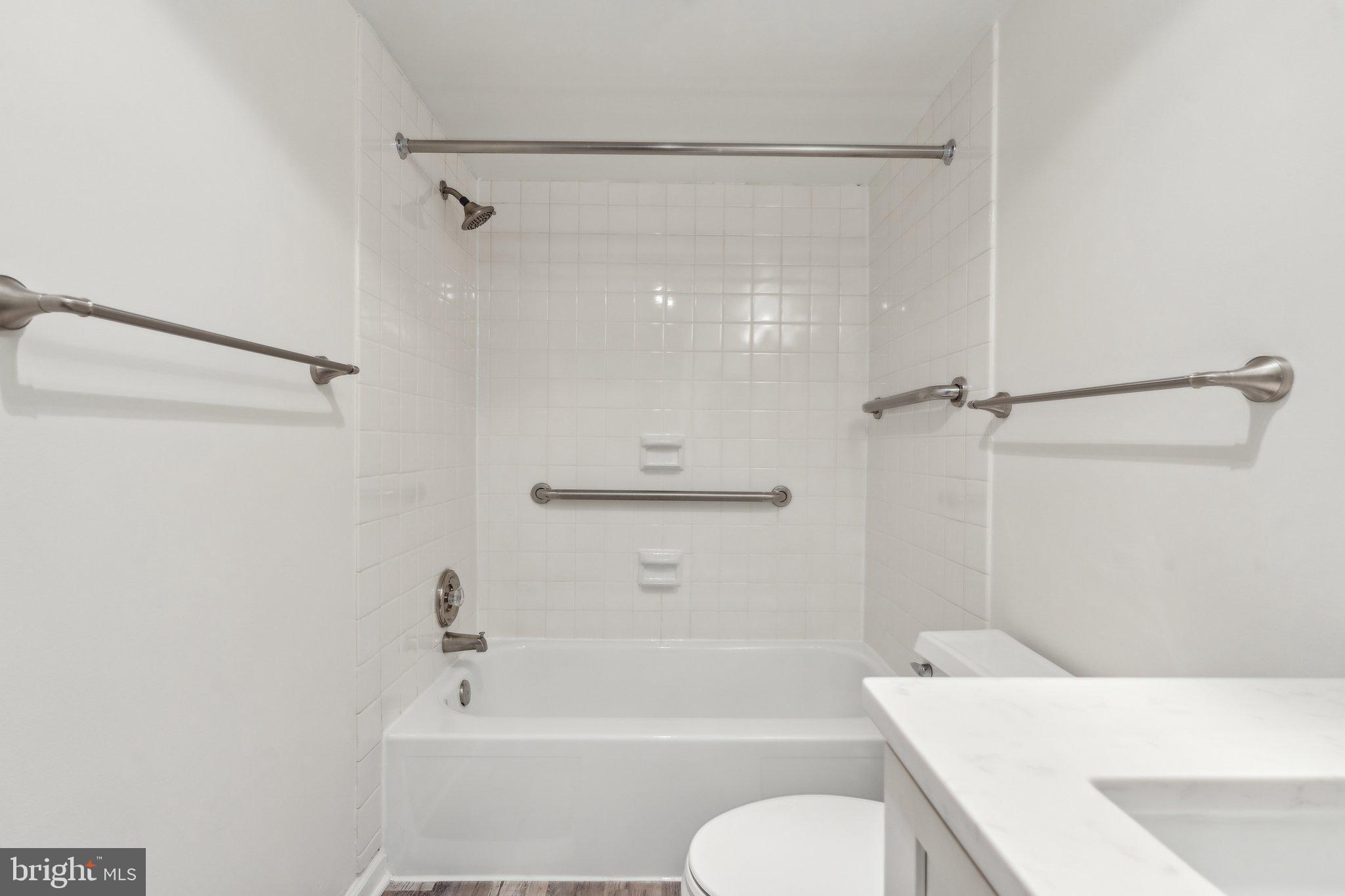 1800 OLD MEADOW ROAD 115