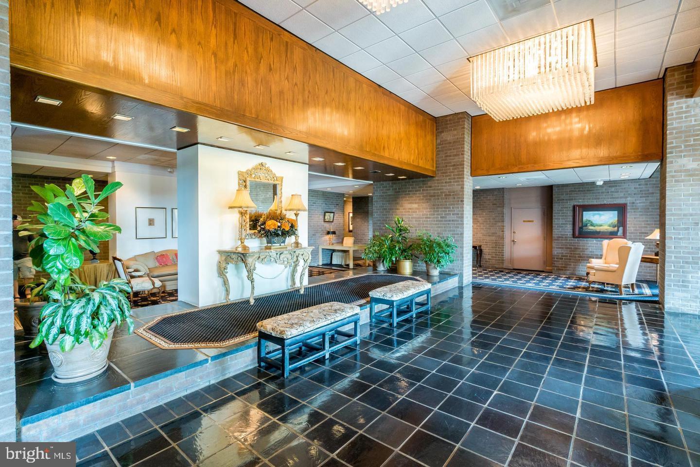 1800 OLD MEADOW ROAD 115