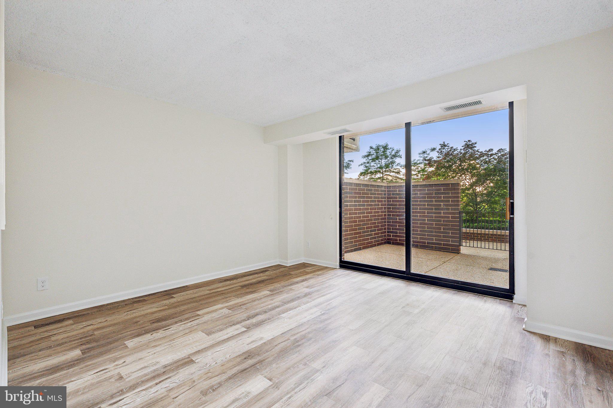 1800 OLD MEADOW ROAD 115