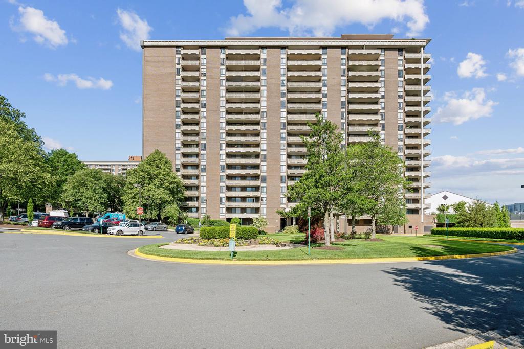 1800 OLD MEADOW ROAD 115