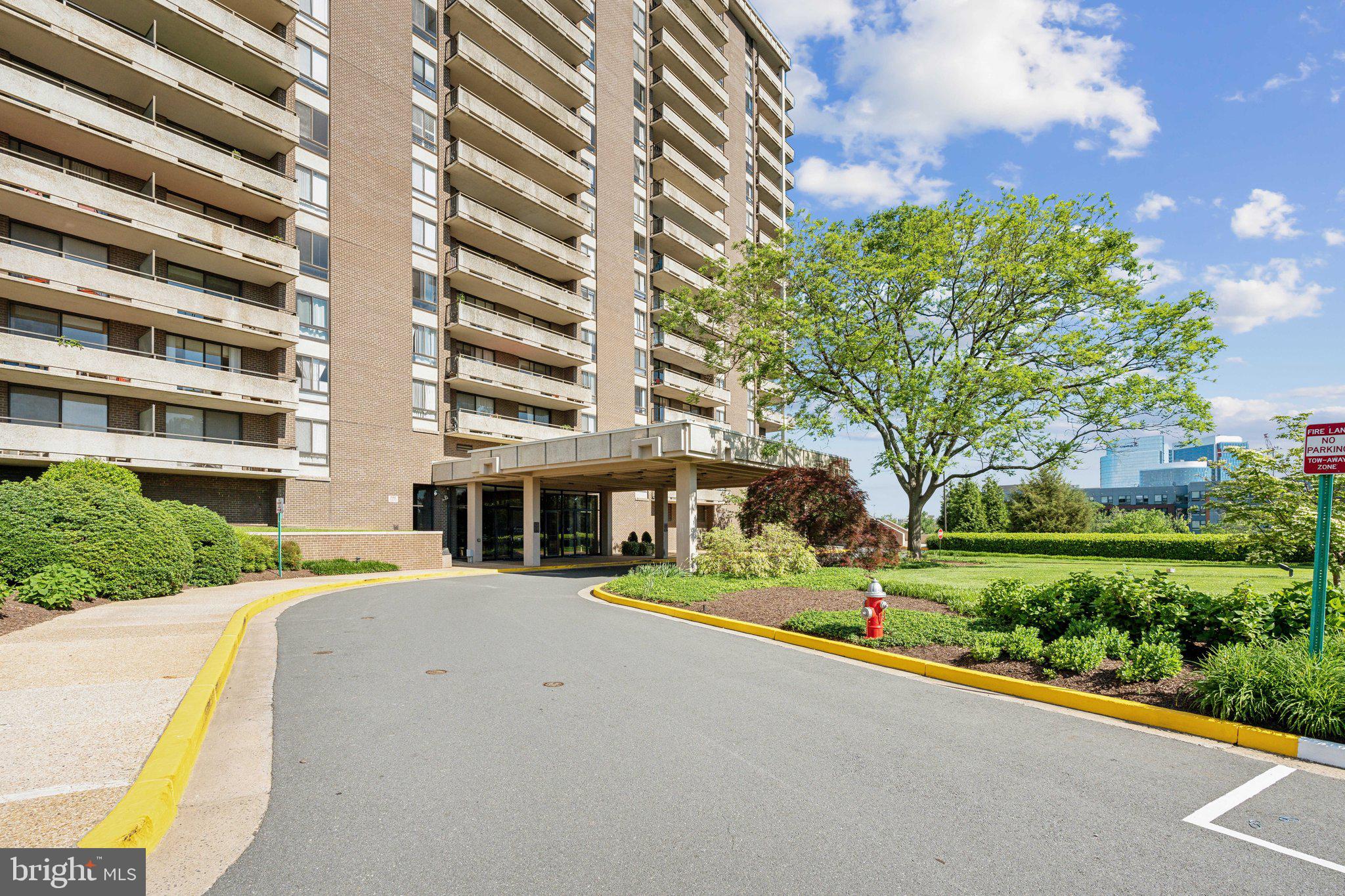 1800 OLD MEADOW ROAD 115