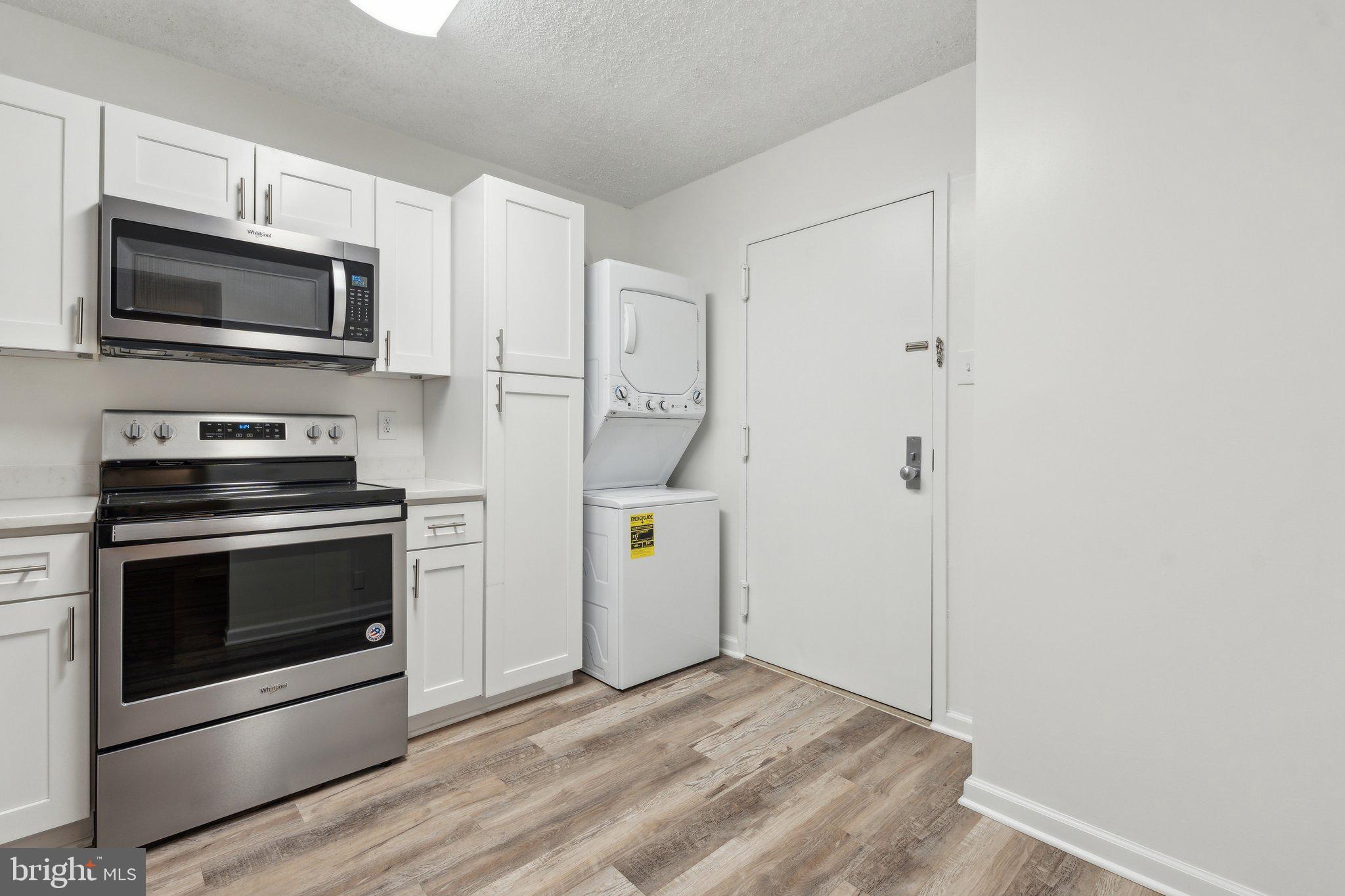 1800 OLD MEADOW ROAD 115