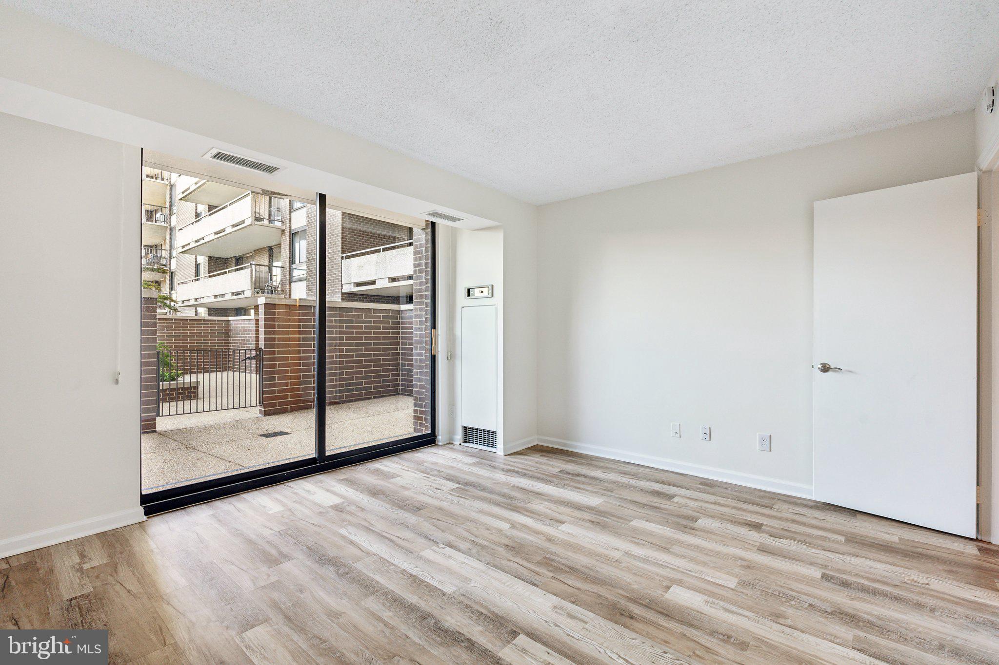 1800 OLD MEADOW ROAD 115