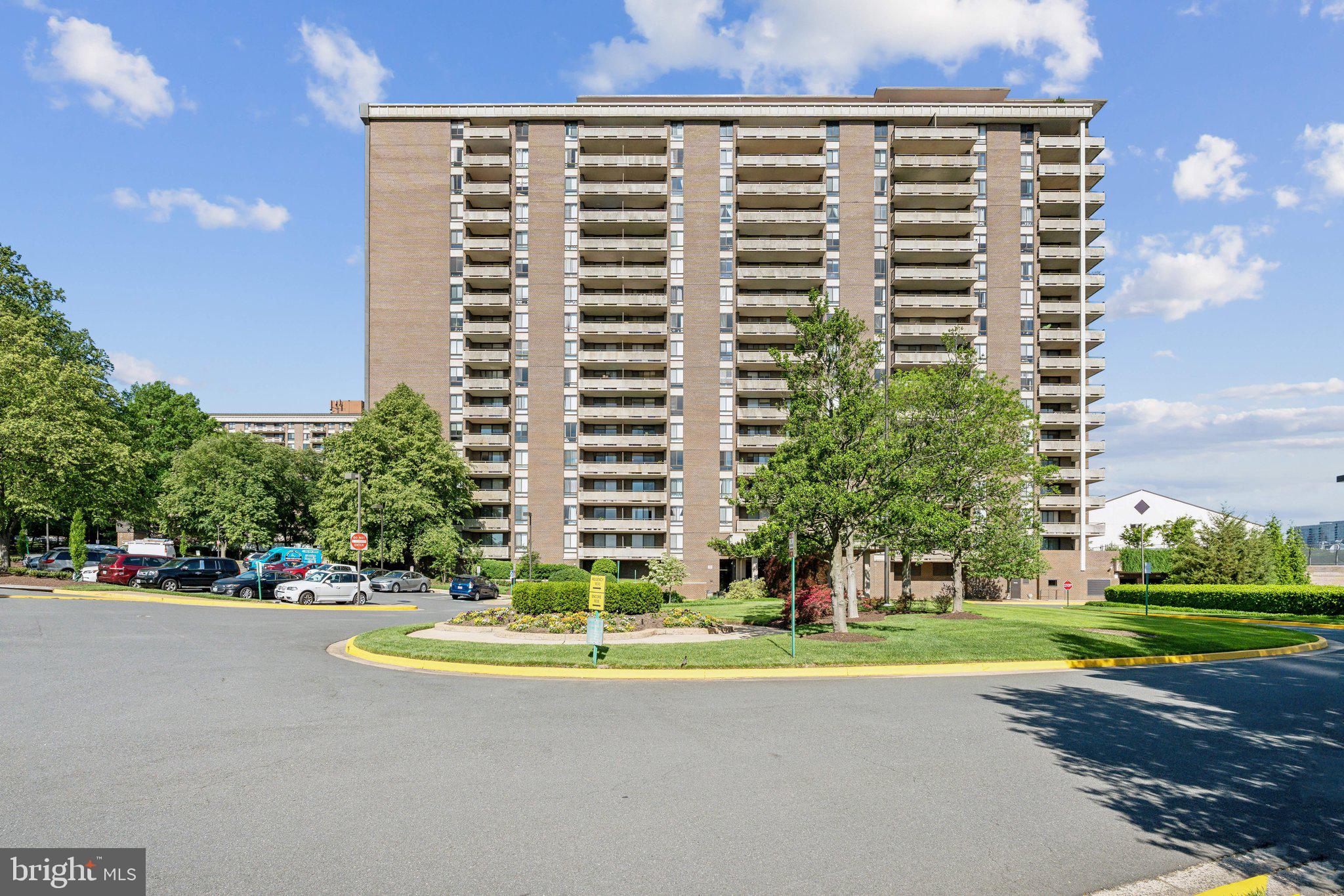 1800 OLD MEADOW ROAD 115