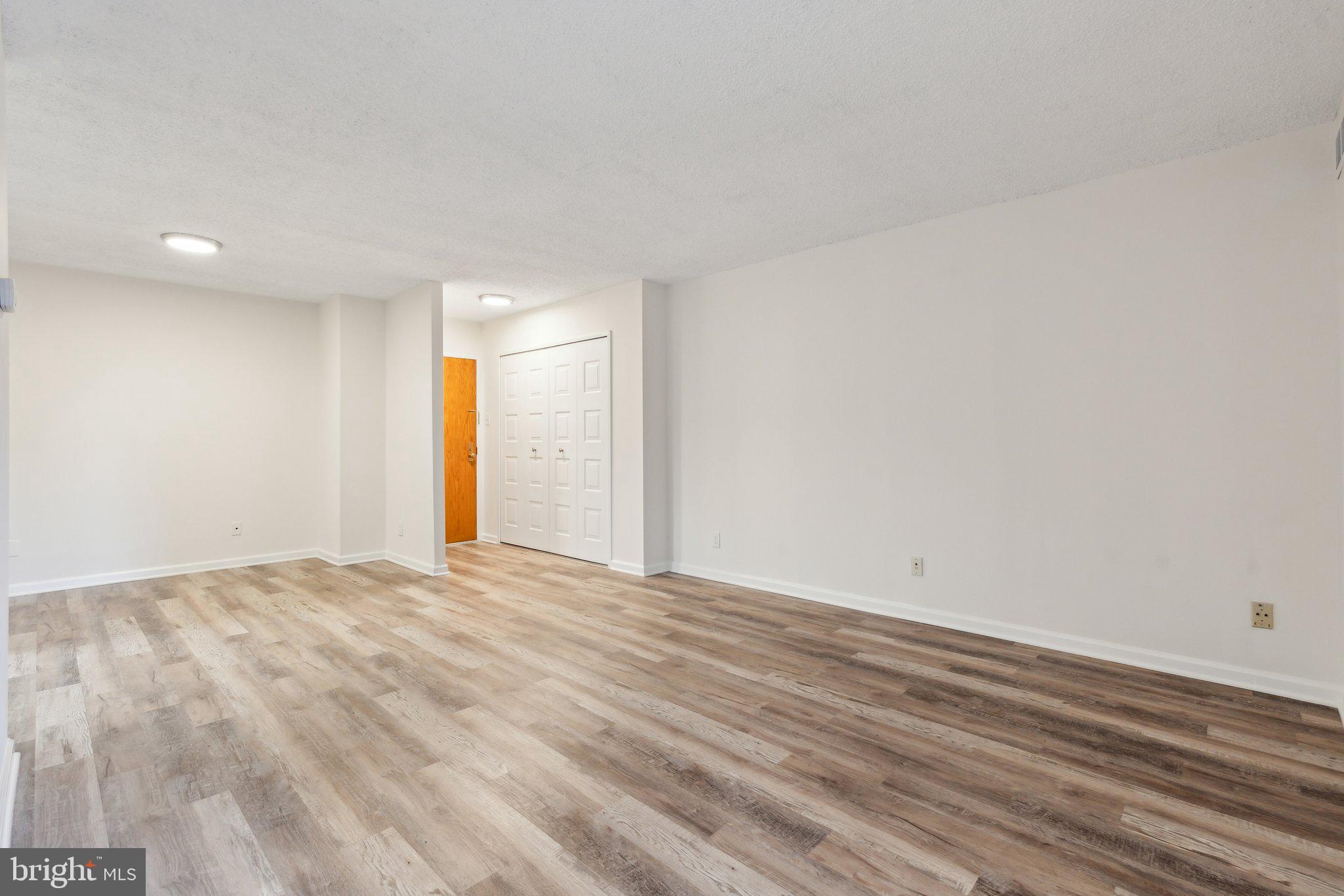 1800 OLD MEADOW ROAD 115