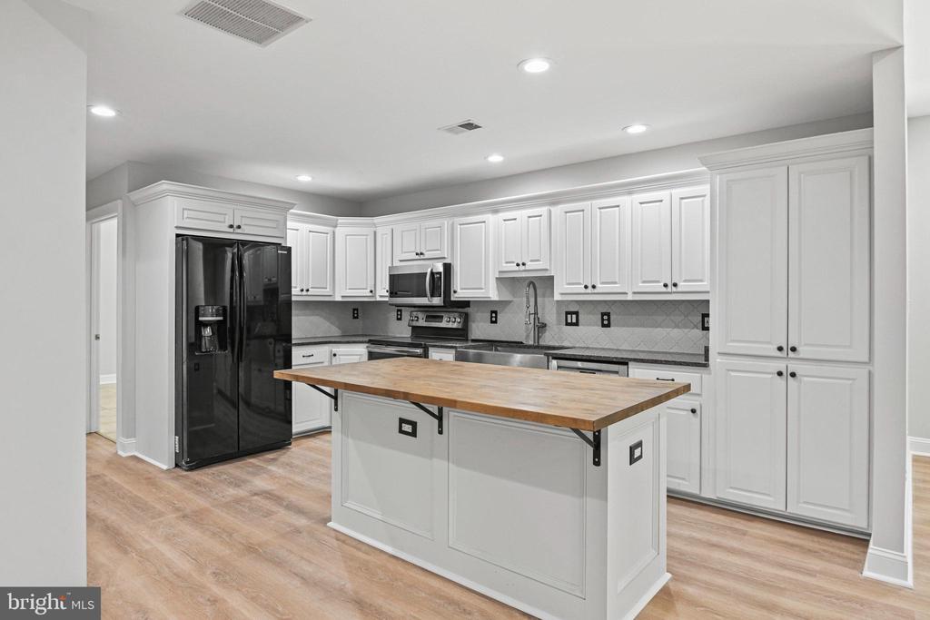 180 RIVER PARK DRIVE